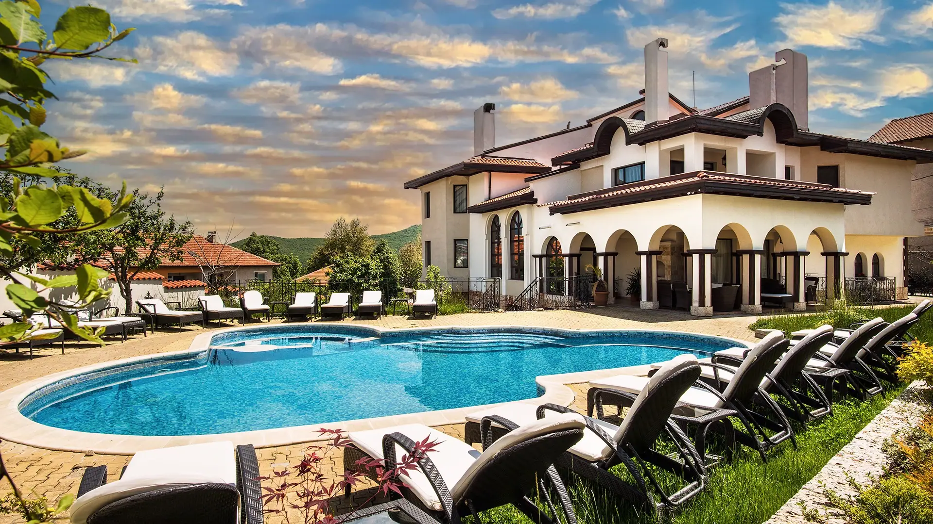 Hotel Heaven - Slide 1