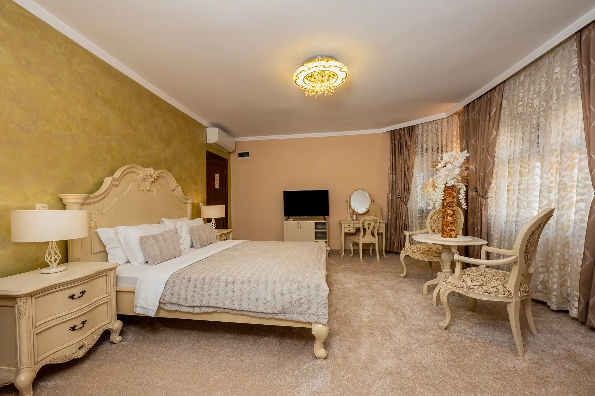 Стая Афродита - Луксозен интериор