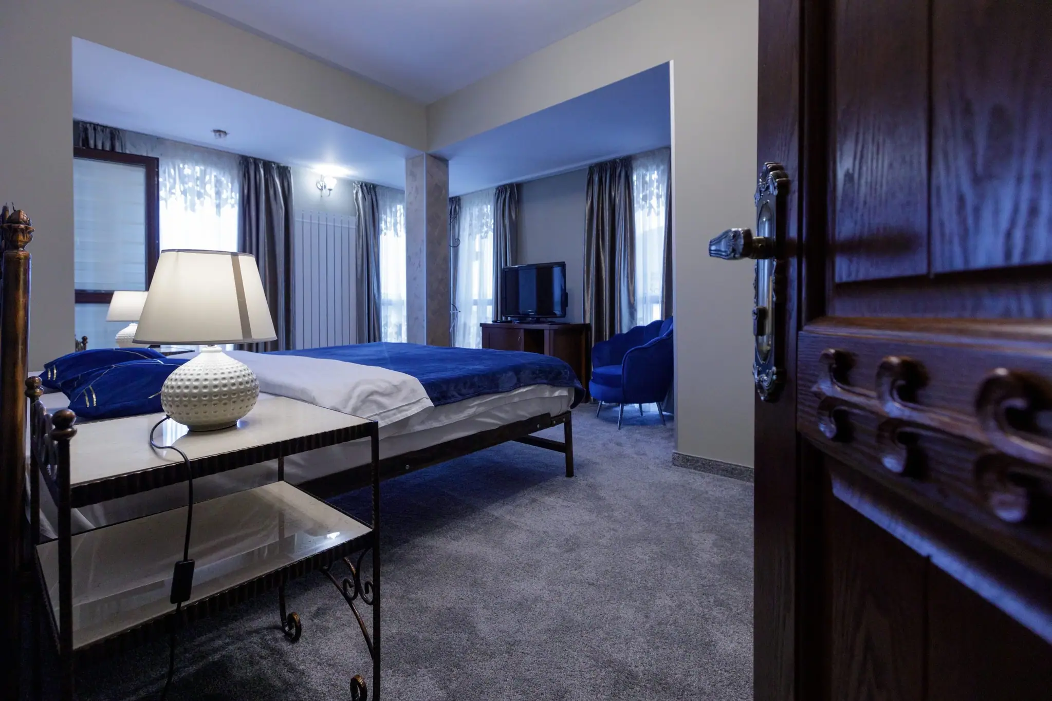 Стая Артемида - Елегантност