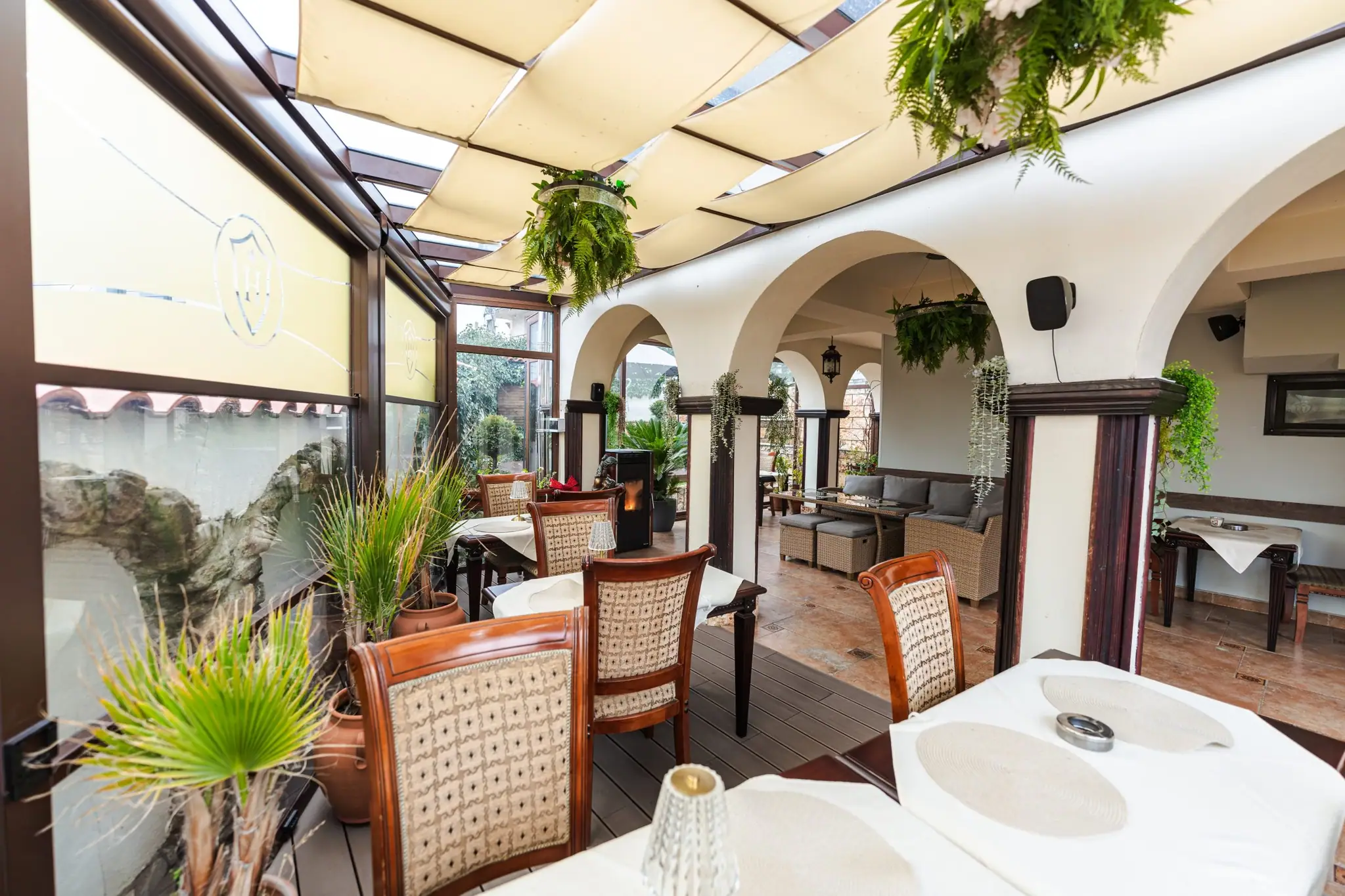 Изискано ястие и винена селекция – ресторант Hotel Heaven